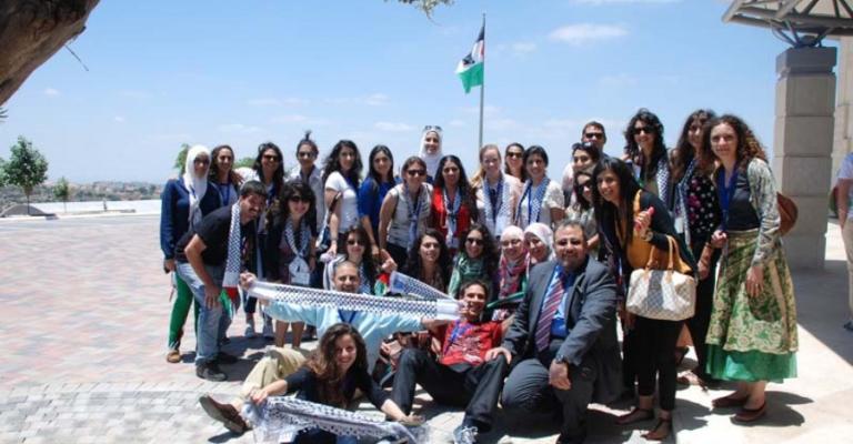 فلسطينيون في الشتات يعودون للبحث عن الجذور فلسطينيون في الشتات يعودون للبحث عن الجذور