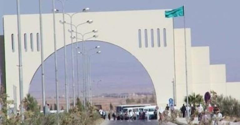 طلبة آل البيت يلوحون بالتصعيد، وادارة الجامعة تؤكد السير بتنفيذ مطالبهم طلبة آل البيت يلوحون بالتصعيد، وادارة الجامعة تؤكد السير بتنفيذ مطالبهم