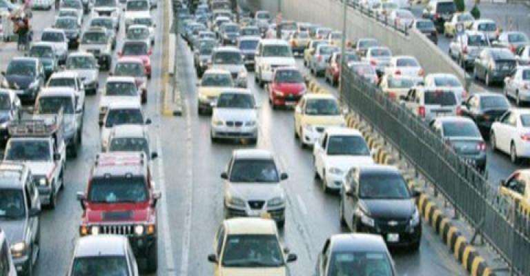 إغلاق جزئي بشارع المدينة المنورة لإنشاء خط تصريف مياه أمطار