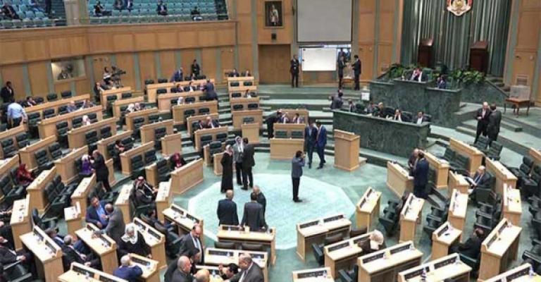 نواب ينتقدون: غياب الضريبة عن جدول أعمال الاستثنائية نواب ينتقدون: غياب الضريبة عن جدول أعمال الاستثنائية