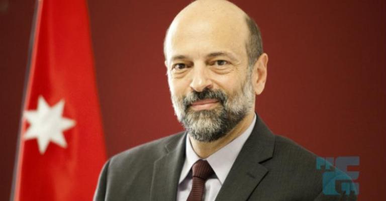 ناشطون يضعون مطالب على طاولة رئيس الوزراء ناشطون يضعون مطالب على طاولة رئيس الوزراء