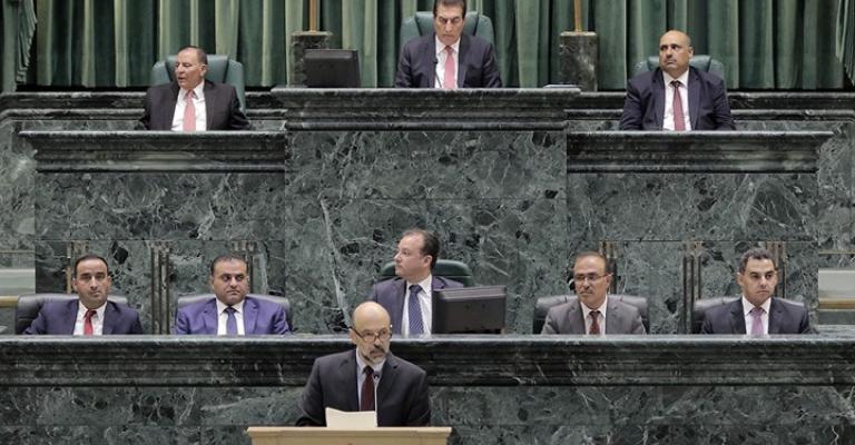 الحكومة تنقل معركة "ضريبة الدخل" إلى مجلس النواب