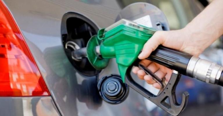 الحكومة تقرر عدم زيادة المشتقات النفطية الحكومة تقرر عدم زيادة المشتقات النفطية