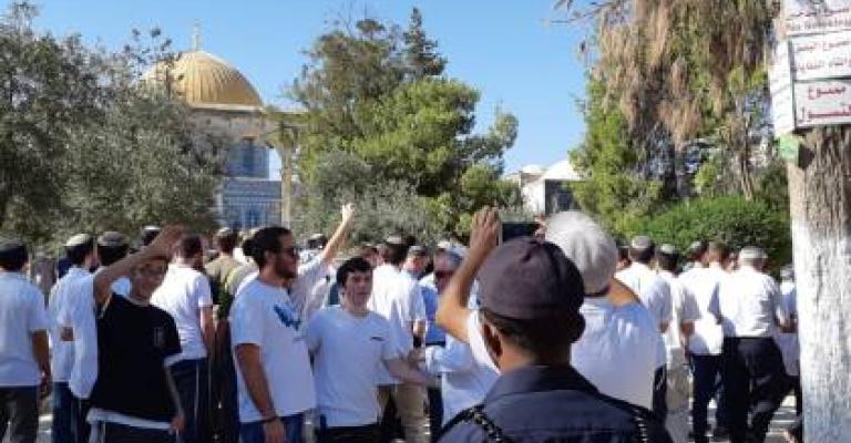 عشرات المستوطنين يجددون اقتحام الأقصى