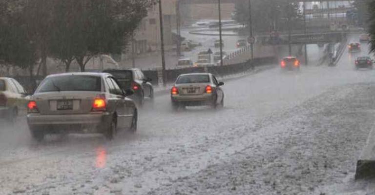 تحذيرات واستعدادات خلال منخفض الجمعة