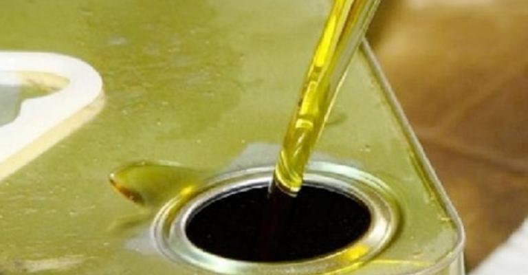 الغذاء والدواء تضبط 535 تنكة زيت زيتون مغشوش