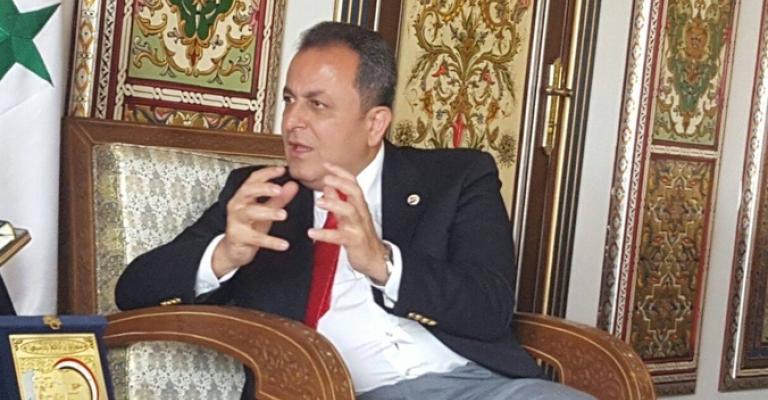 علوش يستغرب منح تسهيلات العمل الأخيرة للسوريين في الأردن