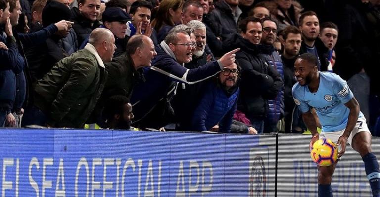 تشيلسي يعاقب 4 مشجعين بسبب رحيم سترلينغ تشيلسي يعاقب 4 مشجعين بسبب رحيم سترلينغ