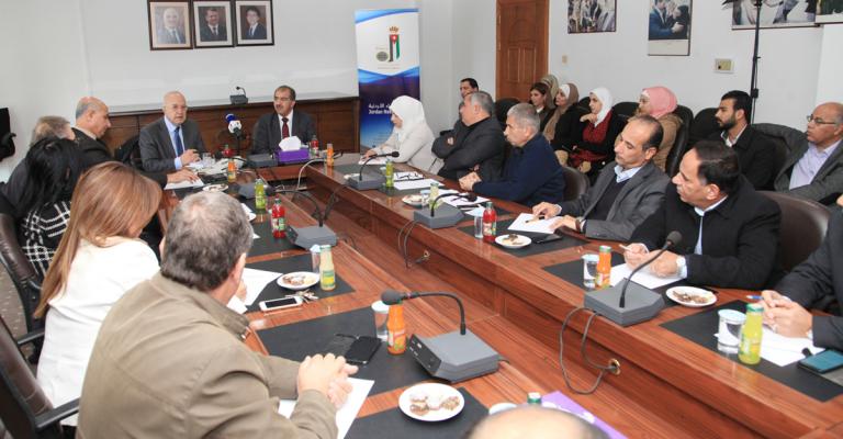 بدران: الجامعات تغرق بمديونية 190 مليون دينار بدران: الجامعات تغرق بمديونية 190 مليون دينار