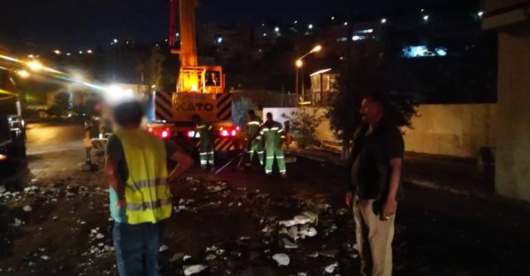 أمانة عمان تدعو سائقي الشاحنات لمراعاة ارتفاعات جسور المشاة