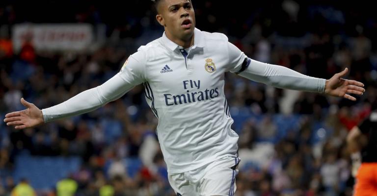 أزمة ماريانو تدفع ريال مدريد للتعاقد مع مهاجم في يناير