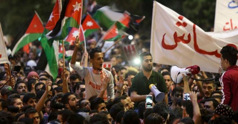 الأردن والحلقة المفرغة.. ديون لسد الديون الأردن والحلقة المفرغة.. ديون لسد الديون