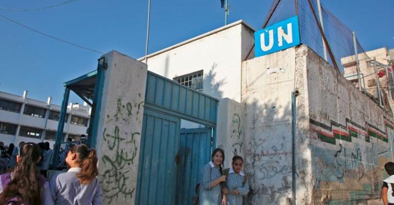 قرار إسرائيلي يقضي بإنهاء عمل "أونروا" في القدس المحتلة قرار إسرائيلي يقضي بإنهاء عمل "أونروا" في القدس المحتلة