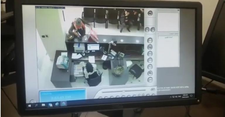 تفاصيل السطو على بنك الاسكان: ملثم استخدم مسدس صوت وسلب مبلغ 9 الاف دينار