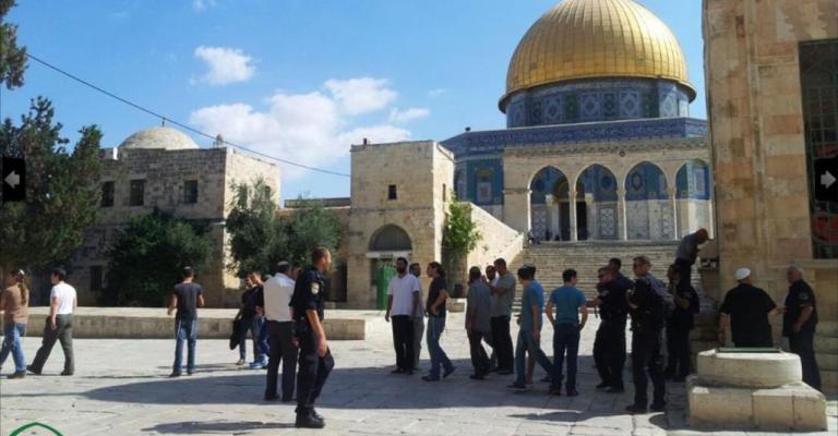 وزير الأوقاف الفلسطيني يندد باقتحام قائد شرطة الاحتلال بالقدس للأقصى