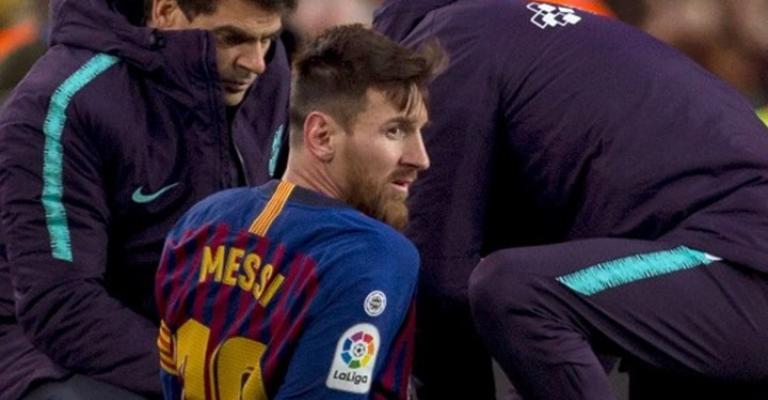 ما جديد إصابة ميسي وإمكانية مشاركته في الكلاسيكو؟