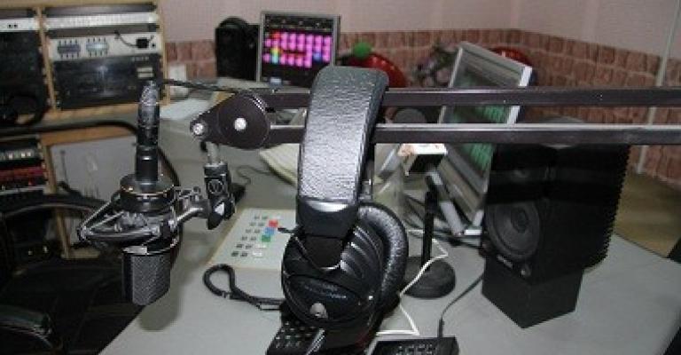 اليونسكو تدعو للاحتفال باليوم العالمي للإذاعة تحت شعار "الحوار والتسامح والسلام"