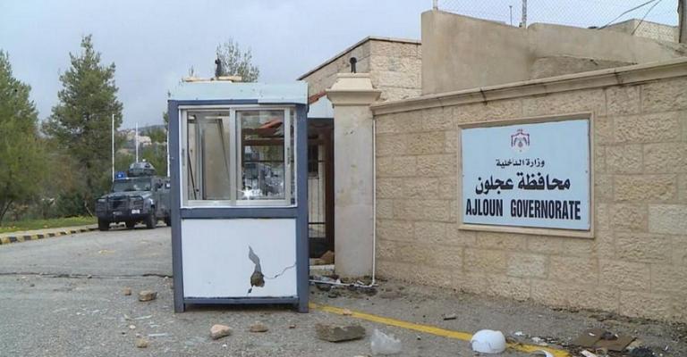 وزير الداخلية يرد على النائب الفريحات :"لا يوجد منطقة في الأردن ساقطة أمنيا"