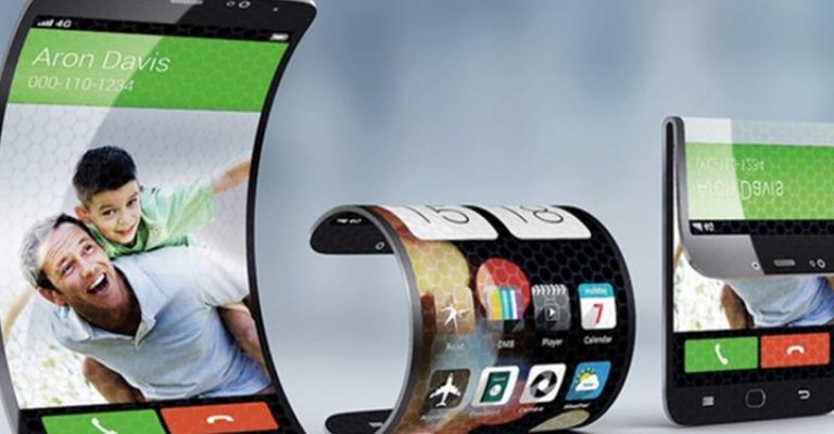 سامسونغ تكشف عن هاتف بشاشة قابلة للطي.. هذا سعره