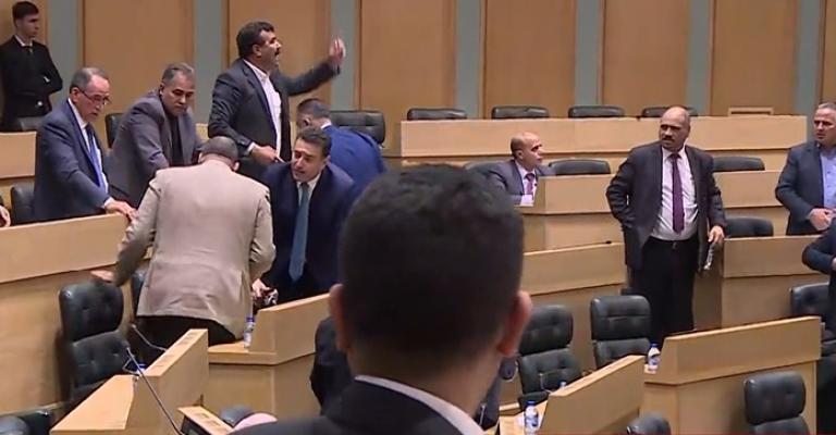 النواب يحملون الحكومة مسؤولية حماية المقدسات في القدس المحتلة النواب يحملون الحكومة مسؤولية حماية المقدسات في القدس المحتلة