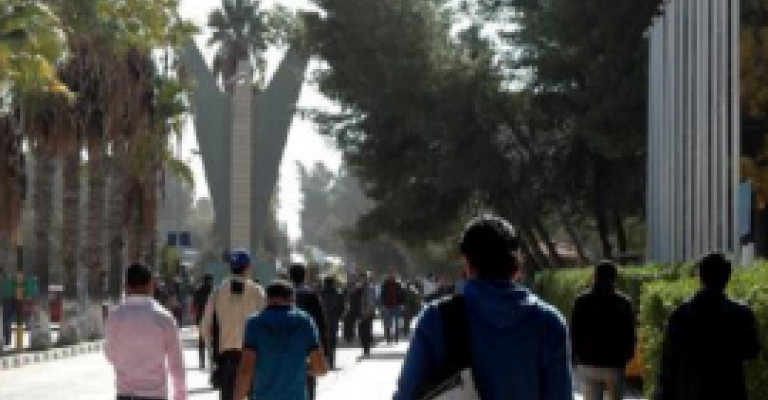 شح المنح الجامعية يحرم سوريين متفوقين من إكمال الدراسة شح المنح الجامعية يحرم سوريين متفوقين من إكمال الدراسة