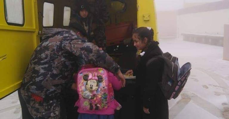 الدفاع المدني يؤمن 84 شخصا إلى مناطق آمنة في الطفيلة (صور) الدفاع المدني يؤمن 84 شخصا إلى مناطق آمنة في الطفيلة (صور)