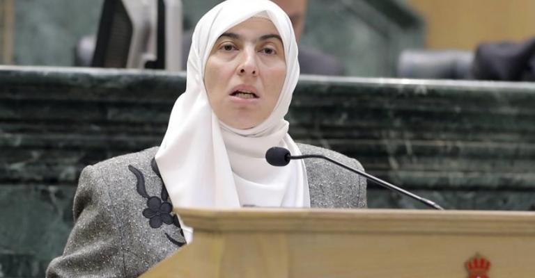 النائب ديمة طهبوب: الرزاز لم يلتزم بتعهده النائب ديمة طهبوب: الرزاز لم يلتزم بتعهده