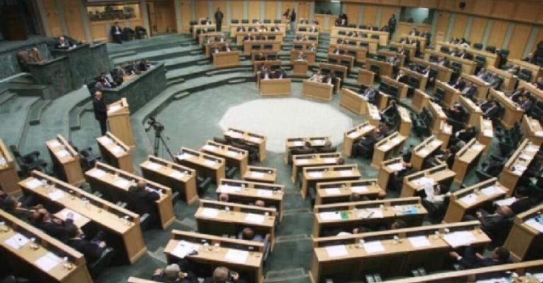 نواب يطالبون بمعاقبة "المتغيبين" عن الجلسات