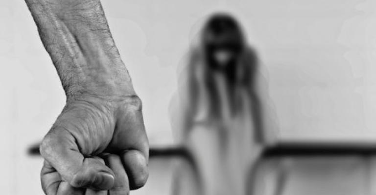 هكذا قتل الاب ابنته في الزرقاء.. «عذبها حتى ساعات الفجر»