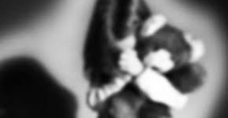 باللعب، والرسم، والدمى، مبادرة تكشف تعرض أطفال إلى إساءة جنسية