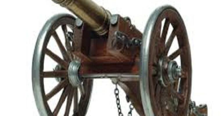 إطلاق مدفع رمضان من جبل القلعة مساء الاثنين