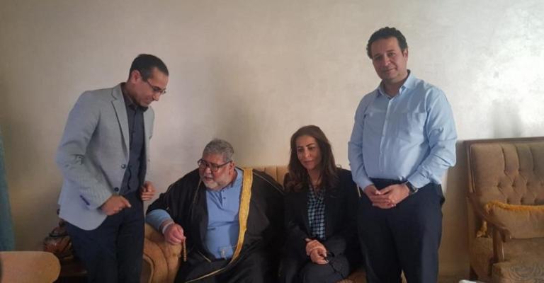 محمد أبو رمان وجمانة غنيمات يعودان الشاعرَ والكاتب أمجد ناصر في بيته (صورة) محمد أبو رمان وجمانة غنيمات يعودان الشاعرَ والكاتب أمجد ناصر في بيته (صورة)