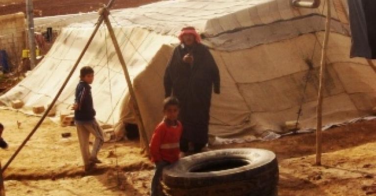 أردنيون يحلمون بسقف أسمنتي يقيهم المطر