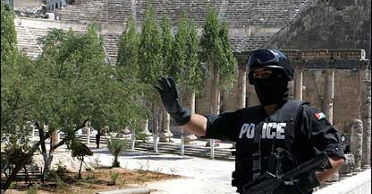 مطلق النار على الفرقة الموسيقية في حالة حرجة