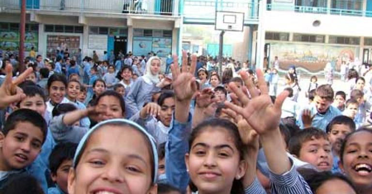 اهالي سوم في اربد يطالبون باسوار للمدارس لمنع التسرب