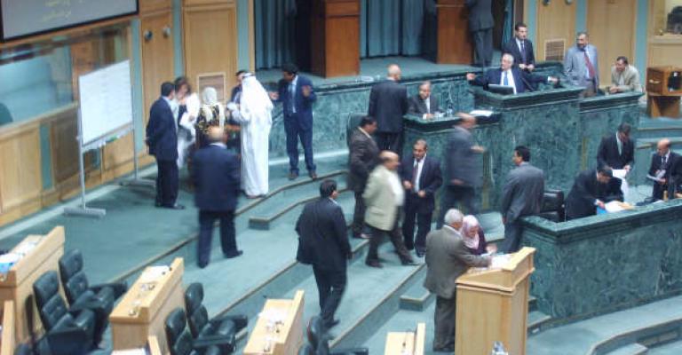 امتيازات...وتأشيرات حج... للنواب بغطاء حكومي