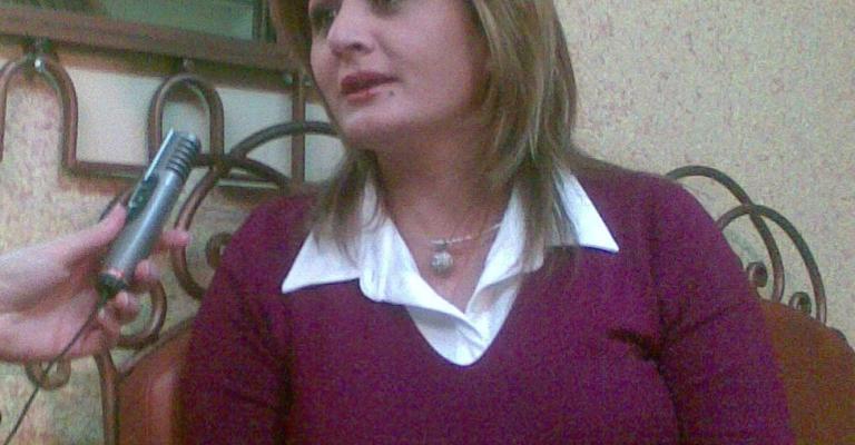 أنامل عمانية ناعمة تحترف الحلاقة الرجالية