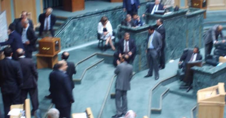 امتيازات النواب: مسمار الأزمة بين الإعلام والنواب