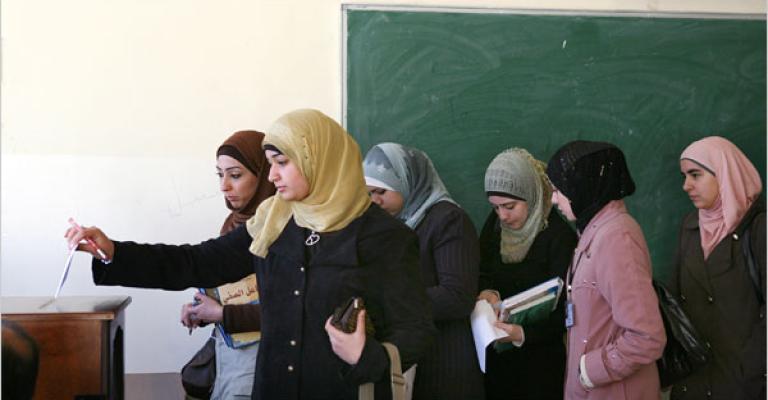 طلاب يقاطعون انتخابات جامعة الزرقاء
