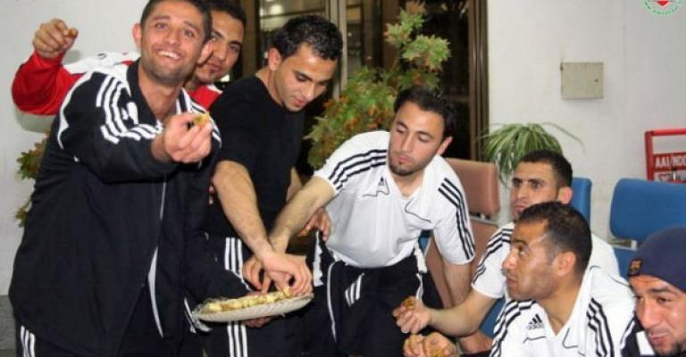 الوحدات يتعاقد مع محترفين من فلسطين الوحدات يتعاقد مع محترفين من فلسطين