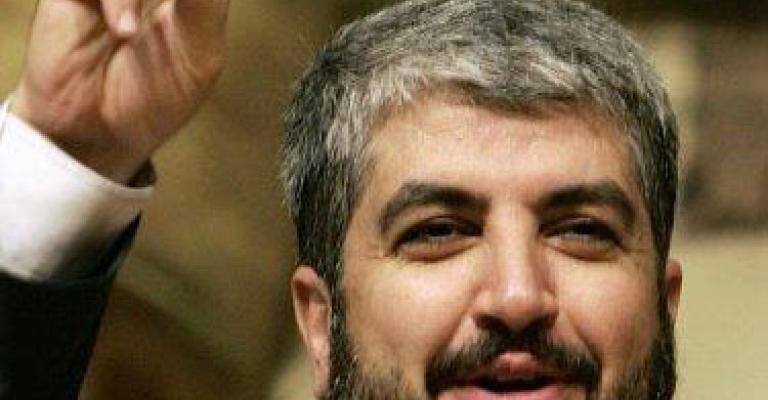 المئات يشيعون جثمان والد مشعل
