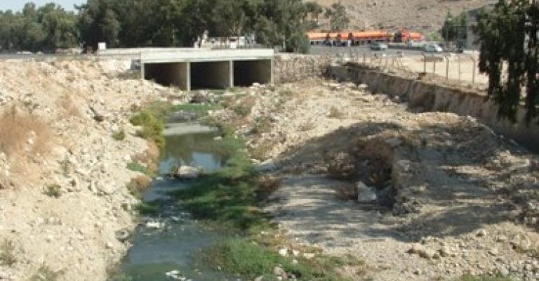 مواطنون: وعود حل مشكلة سيل الزرقاء "فارغة".."فيديو" مواطنون: وعود حل مشكلة سيل الزرقاء "فارغة".."فيديو"