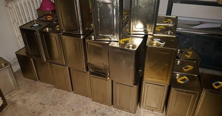 الغذاء والدواء تضبط 1037 تنكة زيت زيتون مغشوش