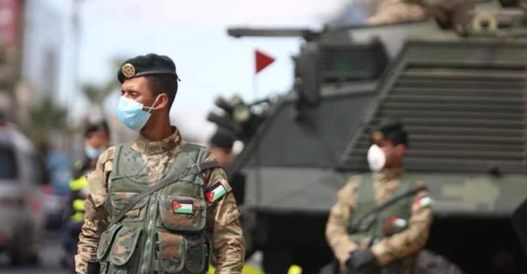 إجراءات تقترب من "حالة الطوارئ" لمواجهة كورونا إجراءات تقترب من "حالة الطوارئ" لمواجهة كورونا