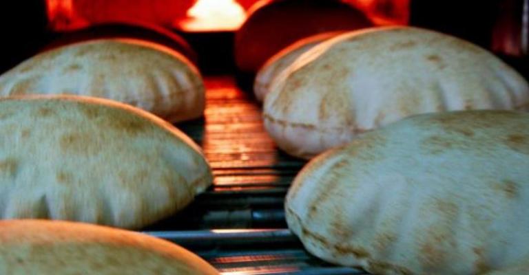 مطالبة بالسماح للمخابز بالعمل حتى 7 مساءً في رمضان العمل حتى 7 مساء يتيح المجال أمام المستهلكين لشراء حاجاتهم لأقصى مدة ممكنة تسبق أذان المغرب