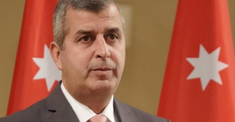 البيئة تُغلق 4 معامل صناعية مخالفة .. والخرابشة: لن نتهاون وزير البيئة والزراعة الدكتور صالح الخرابشة