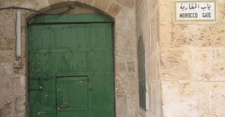 مصدر أردني ينفي ما تداولته صحف عبرية حول باب المغاربة المصدر أكد أن لا تغيير على مبدأ ان باب المغاربة والطريق المؤدي له جزء لا يتجزأ من المسجد الأقصى