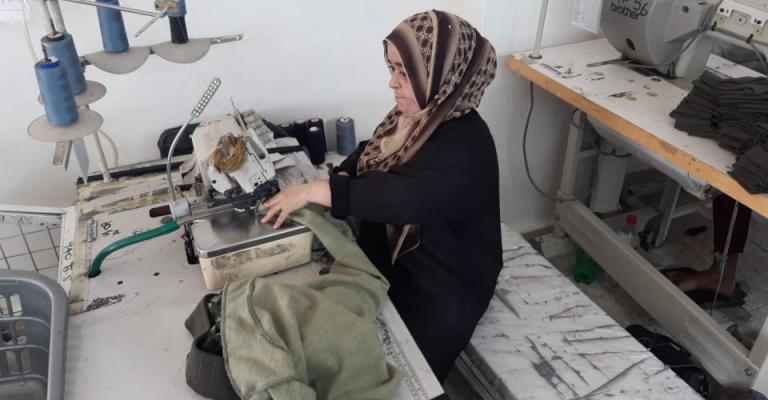 فاطمة أثناء العمل فاطمة أثناء العمل