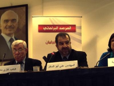 المحارمة يصف التجربة الحزبية بالفاشلة وأبو السكر يرجع ذلك إلى استئثار فئات بالسلطة