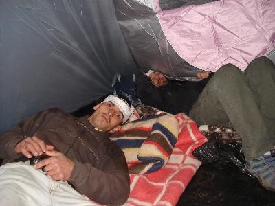 المستشفيات المحيطة بالداخلية تستقبل عشرات الإصابات بعضها خطيرة 